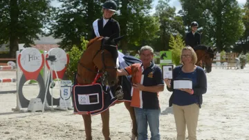 Valentine Poncheaux et Absynthe des Sources, meilleur couple de l'Amateut Gold Tour - Esthederm à Auvers