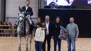 Deuxième en partant de la droite, Karine Boué a eu de quoi sourire aux côtés de Quinette du Quesnoy et Laurent Goffinet.