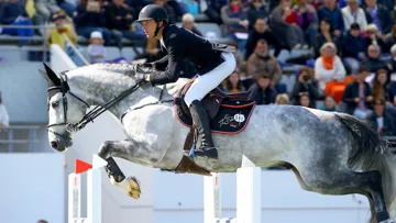 Ici en selle sur Click N'Chic*HDC, Kevin Staut a connu un mois moins faste en classements, ce qui l'a fait sortir du top cinq au classement mondial.