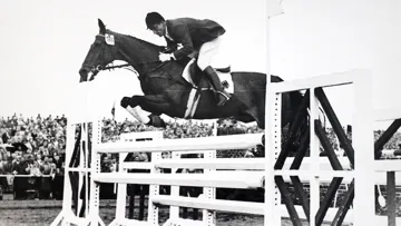 Vainqueurs du Grand Prix d'Aix-la-Chapelle en 1957, Hans-Günter Winkler et Halla formaient l’un des couples les plus emblématiques de l’histoire des sports équestres.