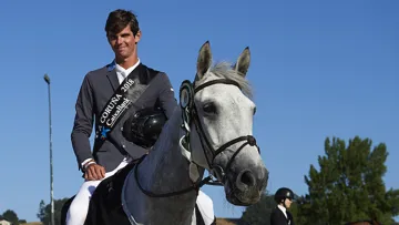 Dimanche, Timon d'Aure et son cavalier ont ajouté une nouvelle ligne à leur palmarès en remportant le Grand Prix CSI 4* de La Corogne.