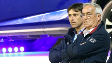 Philippe Guerdat est ici aux côtés de Jérôme Thévenot, fidèle vétérinaire de l'équipe de France.