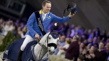 L'Allemand a livré un barrage aérien et audacieux aux rênes de Clintrexo Z.