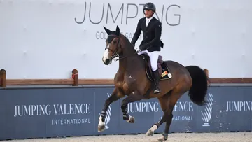 Grégory Cottard et Urhelia Lutterbach à l'Hubside Jumping de Grimaud, en avril.