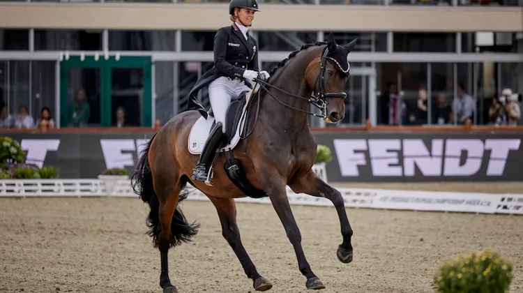 “C’est comme un conte de fée”, a réagi la nouvelle championne d'Europe. 