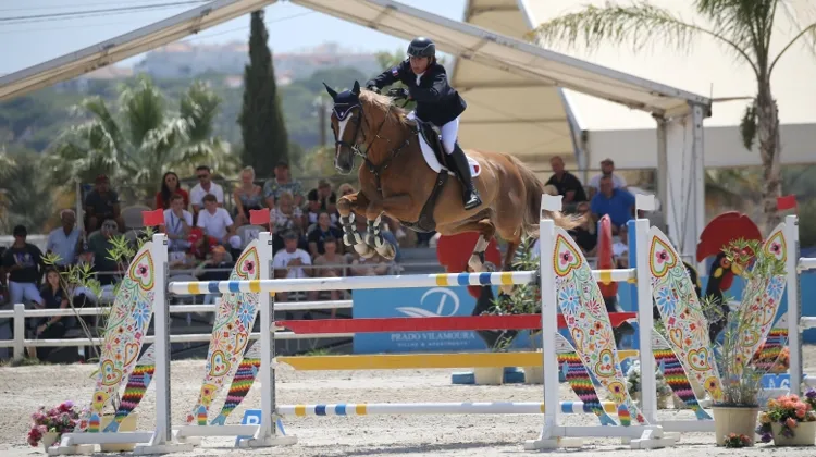 Jules Orsolini avec Qlandestin Sas, sans-faute ce matin et dixième avant la finale individuelle.