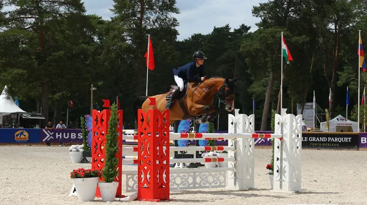 Cet après-midi, Audrey Paris et Firefox Champlong se sont imposées dans la finale du CSI 2* réservée aux chevaux de six ans à Fontainebleau Classic. 