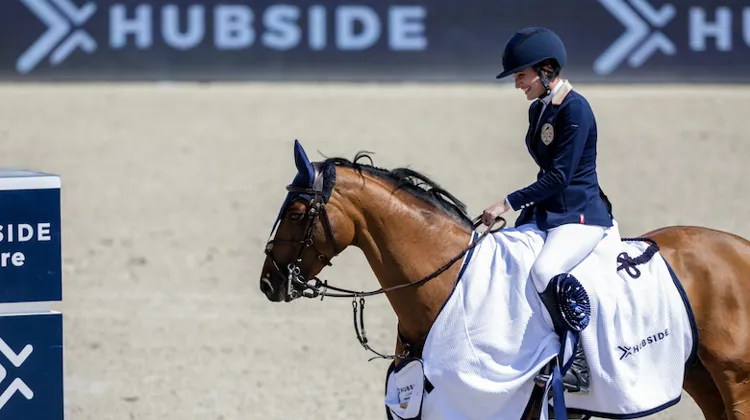 Jessica Springsteen, lauréate du Grand Prix CSI 4* de Grimaud à l’Hubside Jumping avec RFM Tinkerbell, dimanche 13 juin. 