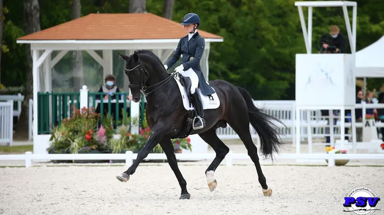 Première victoire en Grand Prix pour Charlotte Fry et Everdale. 