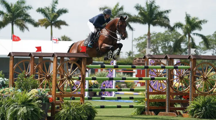 “Mon père Steve est le seul à travailler Donatello 141 la veille d'un parcours”, confie Ashlee Bond.