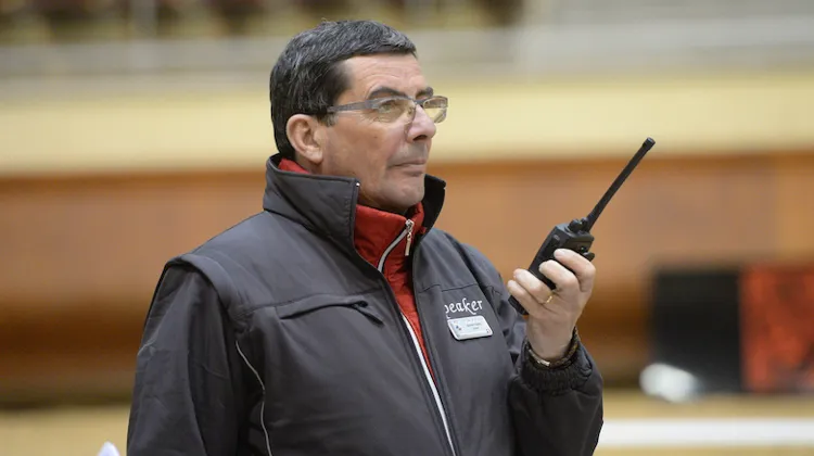 Bernard Daney est sûrement le plus grand speaker français de concours de dressage.