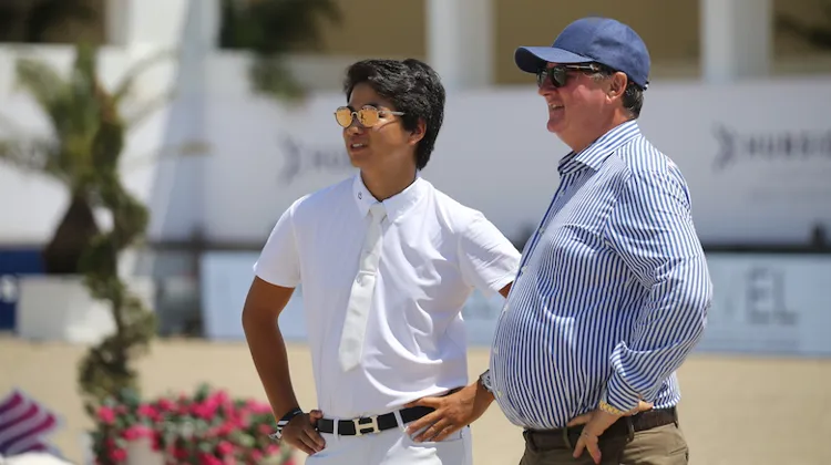 Mike Kawai est ici aux côtés de son entraîneur, le Néerlandais Jan Tops. 