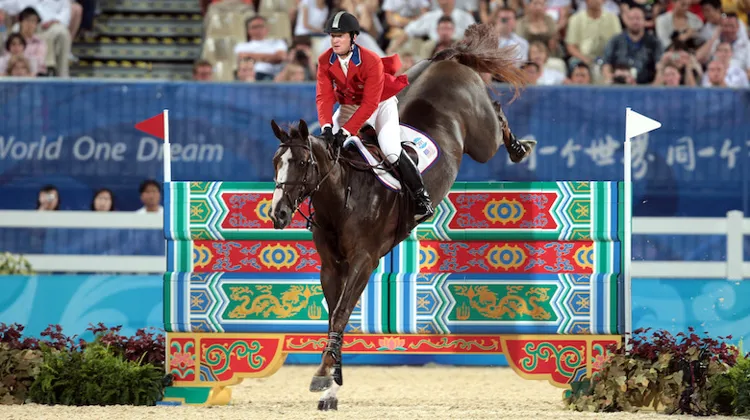 Comme à Athènes, McLain et Sapphire, alors à l’apogée de leur carrière, ont offert l’or à l’Oncle Sam aux JO de Hong Kong, se classant cinquièmes en individuel.