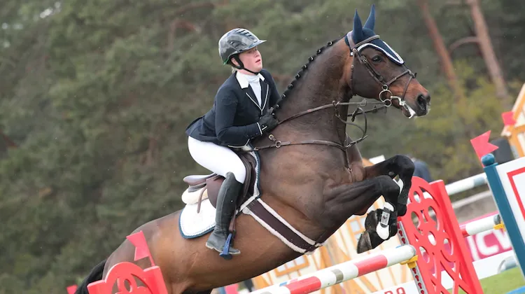 Kate Derwin, seule cavalière sélectionnée pour le barrage, a remporté la partie