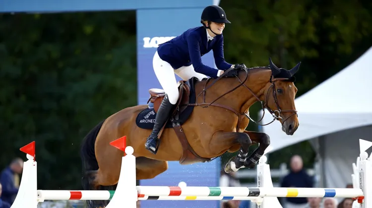 Lara Tryba et Rosa du Coisel ont contribué à la victoire des jeunes cavaliers