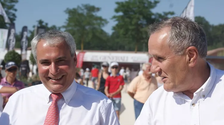 Ingmar de Vos, ici aux côtés de Serge Lecomte, a visiblement apprécié sa visite en Sologne.