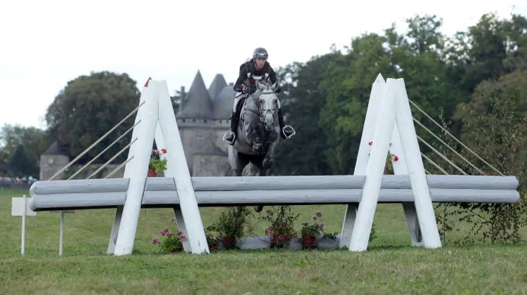 Upsilon sous la selle de Thomas Carlile, champion de France 2014 des six ans