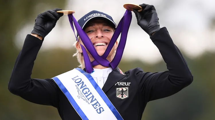 Comme il y a deux ans à Strzegom, c’est donc Ingrid, l’humble, brillante, courageuse, belle et élégante Ingrid qui se hisse sur la plus haute marche du podium.