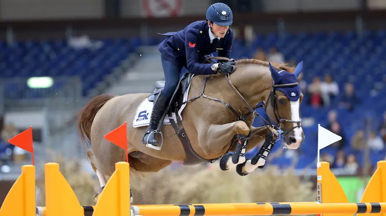 Lorenzo de Luca et Halifax van het Kluizebos ont brillé samedi soir dans les halls londoniens de l'Olympia.