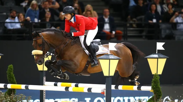 Flamboyante Beezie Madden, impeccable encore avec Breitling LS.