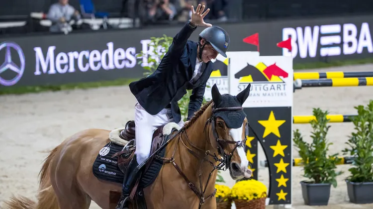 En selle sur Apart, le Belge Pieter Devos a signé un parcours de sept secondes plus rapides que celui de son concurrent, l'Autrichien Max Kuehner.