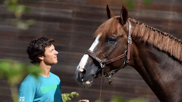 Quelques jours avant leur départ pour les Jeux panaméricains de Lima, Pedro Veniss et Quabri de l'Isle sont venus s'entrainer dans les écuries Clairefontaine de Deauville.