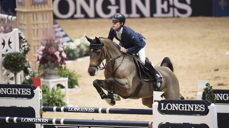 Scott Brash a enflammé l'Olympia de Londres avec sa Hello M'Lady, offrant à son public britannique un grand moment de sport.