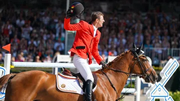 Jos Verlooy et Igor, médaillés d'or par équipes et de bronze en individuel aux Européens de Rotterdam.