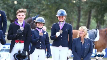L'équipe française de dressage Enfant offre sa première médaille à la France, durement gagnée !