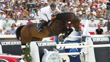 Pénalisé de quatre points dans le Grand Prix GCT du Longines Paris Eiffel Jumping, Lacrimoso 3*HDC n'en a pas moins réussi un très beau parcours. À ce stade, il reste pleine en course pour les championnats d'Europe.