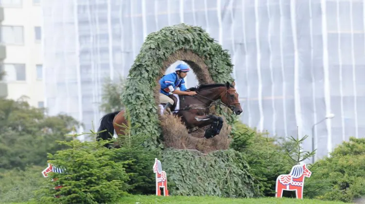 Astier Nicolas et Piaf de B'Neville ont parfaitement évité les dangers du parcours de cross (Scoopdyga).