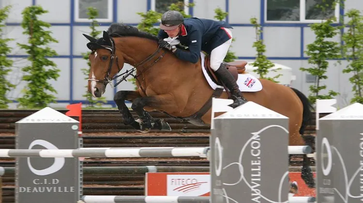 Graham Gillespie et Eros H, membres de l'équipe Jeunes Cavaliers britannique - Ph. MV