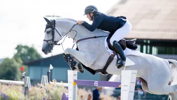 Les Britaniques Donald Whitaker et Millfield Colette sont pour l’heure en tête par équipes et deuxièmes en individuel. 