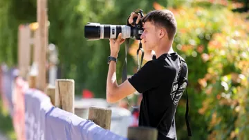 Âgé de vingt et un ans, Pierre de Coninck est un jeune photographe prometteur, qui arpente régulièrement les plus beaux terrains de compétition.