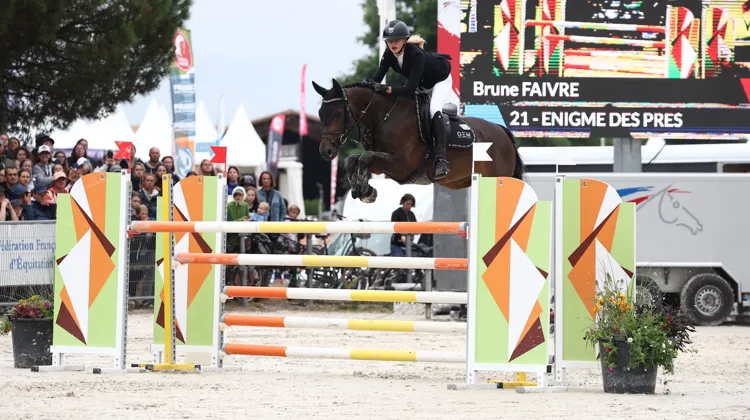 À Lamotte-Beuvron, Brune Faivre a été sacrée Championne de France As Poney Élite Excellence avec Énigme des Prés.