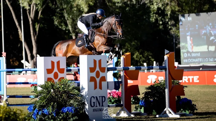 Ashlee Bond et Donatello 141 à Monterrey. 