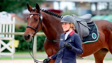 Le sourire de Morgane Euriat après sa victoire dans le CCI 4*-L de Lignières avec Baccarat d'Argonne.