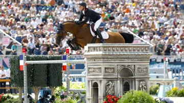 Dallas Vegas Batilly et Ben Maher lors des Jeux olympiques de Paris, l’été passé. 