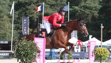 Izalia Mouche a beau faire l’objet de sollicitations commerciales depuis sa victoire à la Grande Semaine, elle devrait pour l’instant rester dans les écuries de son cavalier et copropriétaire Matthieu Schmitt.