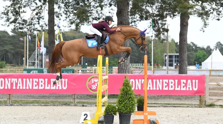 En selle sur Canabis d'Albain, Mélina Bouillot a signé un double sans-faute dans le Grand Prix Enfants. 