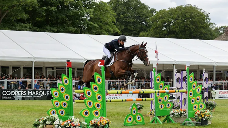 En selle sur Monkeying Around, Izzy Taylor s'est imposée dans l'épreuve majeure du week-end à Bramham. 