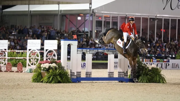Associé à Emerson, Mario Deslauriers est le dernier représentant canadien à être entré en piste pour offrir la victoire à son équipe.  