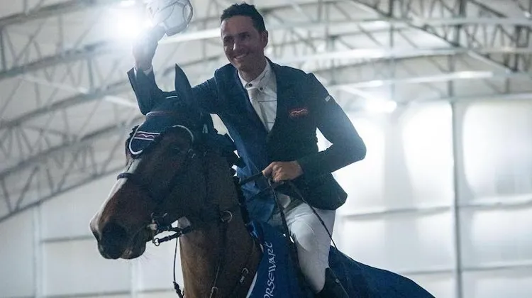 Kevin Gonzalez De Zarate Fernandez et Kilimanjaro van Overis, ici photographiés après leur victoire dans une épreuve à 1,45m du CSI 4* de Vejer de la Frontera en février dernier. 