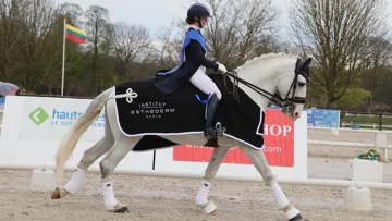 Charlotte Chalvignac et Icaro Das Figueiras ont laissé peu de place à la concurrence ce week-end, au Haras de Jardy.