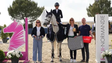 Juliette Faligot et sa Arqana de Riverland, vainqueurs de l'épreuve à 1,45m du jour, du CSI 4* de Canteleu