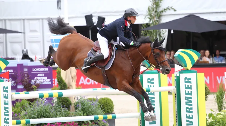 Julien Épaillard et Caracole de la Roque, qui courait ici son premier Grand Prix de CSIO, sont montés sur le podium. 