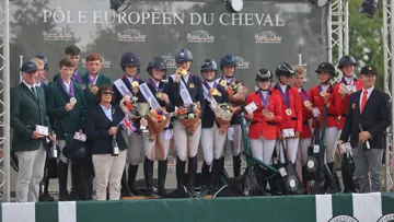 Les cavalières britanniques ont gravi la première marche du podium du championnat d’Europe de CSO Poney par équipes, battant au barrage les Irlandais, tandis que les Belges ont créé la surprise en montant sur la troisième marche.  