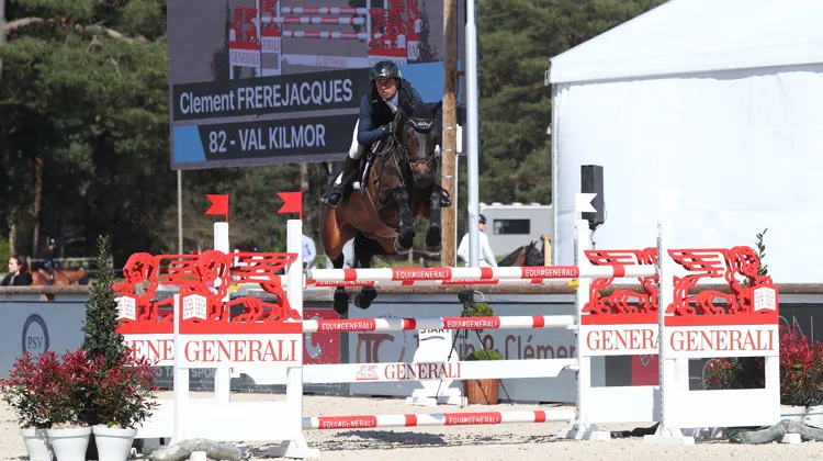 Avec Val Kilmor, Clément Frerejacques s’est imposé dans la première manche du Critérium Pro 1 à Fontainebleau. 