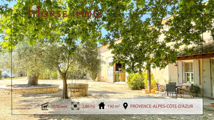 Propriété de charme avec ses écuries en Provence