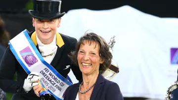 Isabelle Judet est ici aux côtés d'Isabell Werth lors de la finale de la Coupe du monde de Paris, en 2018.